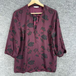 Maurices Blouse Women M Medium Purple Floral V-Neck 3/4 Sleeve 1/2 Button Casual